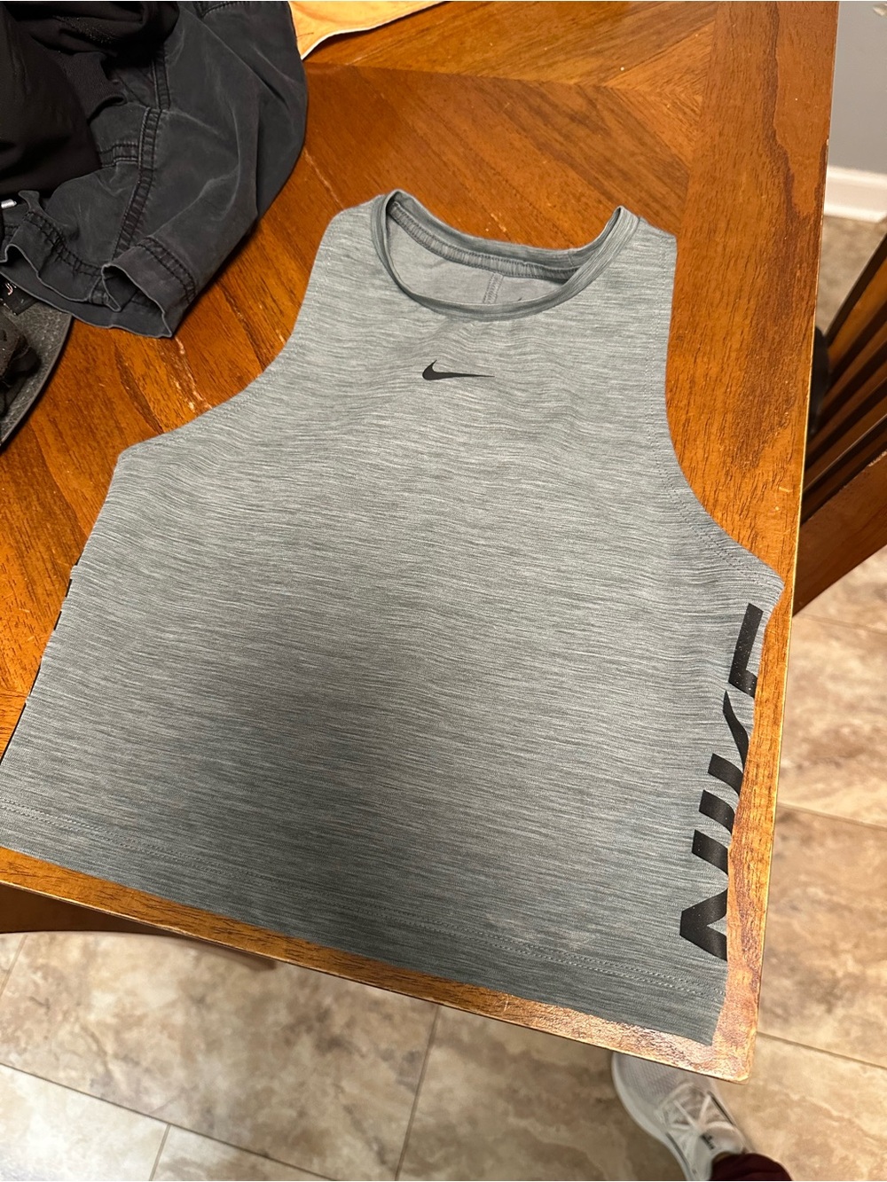 Nike Women’s Grey Performance Cropped Tank Small